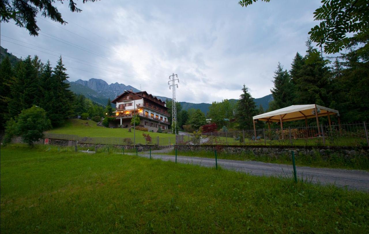 Albergo Ristorante Scanapa Castione della Presolana Kültér fotó